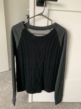 lululemon athletica Two-Tone Cable Knit Sweatshirt - Black and Charcoal